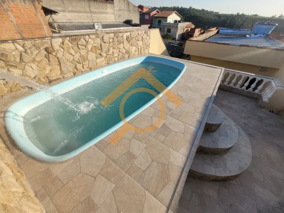 Imagem Residência de Luxo à Venda em Caieiras-SP: 4 Quartos, 1 Suíte, 2 Salas, 4 Banheiros, 2 Vagas de Garagem, 300m². Venha Conferir!