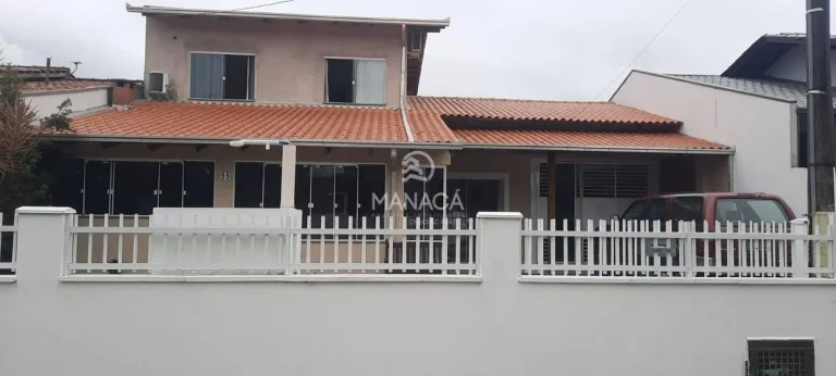 Imagem Sobrado com 6 quartos para venda no bairro Itajuba - Barra Velha - SC