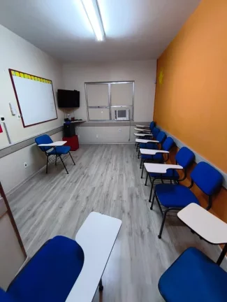 Imagem Comercial para Venda em Nova Friburgo, Centro, 5 banheiros