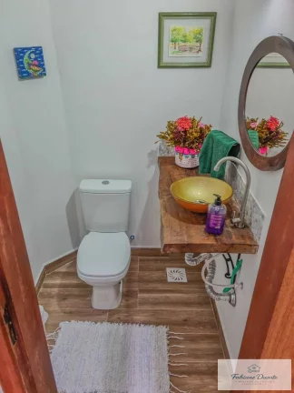 Imagem Casa sobrado bem localizada no Itagua , 02 suítes