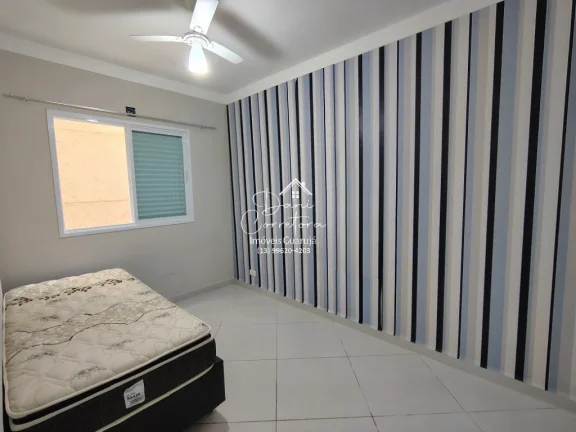 Imagem Casa para locação no Jardim Las Palmas, Guarujá-SP: 3 quartos, 1 suíte, 2 salas, 1 vaga de garagem, 160m² de área.