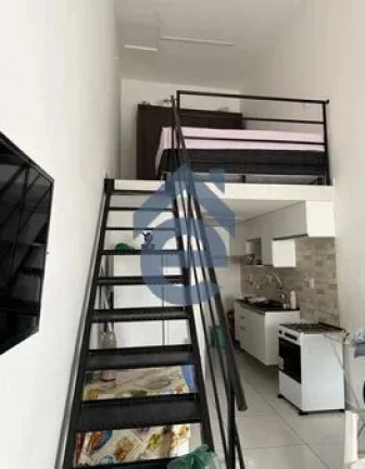 Imagem Casa no Poço, próximo a Praça da Maravilha, com Térreo e Primeiro Piso independe