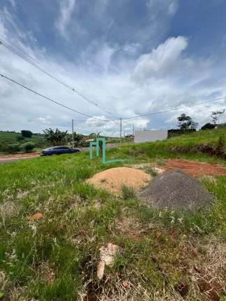 Imagem VENDE-SE TERRENO DE ESQUINA COM CONSTRUÇÃO INICIADA EM PATROCINIO PAULISTA - SP