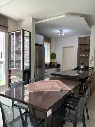 Imagem Apartamento mobiliado na Praia Brava com 1 suíte, 2 demi-suítes e 2 vagas de garagem em Itajaí/SC