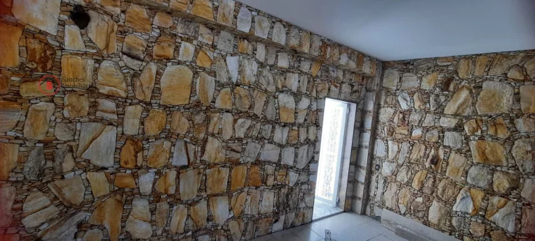 Imagem CASA TÉRREA COM 3 DORMITÓRIOS A VENDA NA VILA ZELINA, COM QUINTAL, CHURRASQUEIRA, JARDIM E PISCINA. A 10 MINUTOS A PÉ DO METRÔ VILA PRUDENTE.