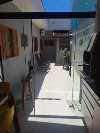 Imagem Casa com 3 dormitórios à venda, 85 m² por R$ 720.000 - Villa Branca - Jacareí/SP