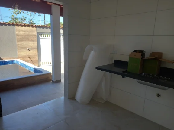 Imagem Casa para Venda em Itanhaém, Nova Itanhaém (Interior), 2 dormitórios, 1 suíte, 1 banheiro, 2 vagas