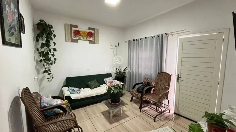 Imagem Casa Escriturada com 2 Quartos e Terreno Amplo