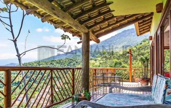 Imagem Venha desfrutar de uma estadia inesquecível em nossa luxuosa casa, localizada em um exclusivo condomínio fechado de alto padrão, próximo à deslumbrant