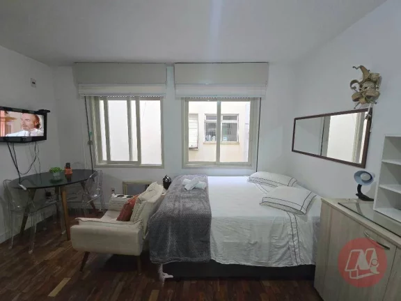 Imagem Kitnet com 1 dormitório para alugar, 30 m² por R$ 2.045,00/mês - Santa Cecília - Porto Alegre/RS