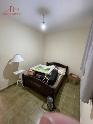 Imagem Casa Térrea - 5 Dorms - 260m².