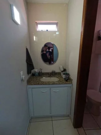 Imagem Sobrado com 3 dormitórios no Cajuru - Condomínio Fechado