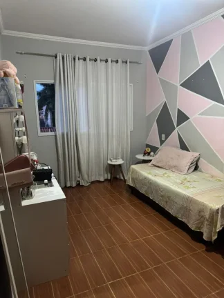 Imagem Casa para locação em Sorocaba-SP, bairro Jardim Wanel Ville IV, 2 quartos, 3 salas, 2 banheiros, 135m² de área. Venha conferir!