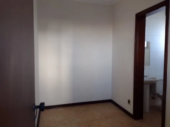 Imagem Excelente apartamento de 127 m2 de área útil ,na melhor localização da Vila Monteiro.Em condomí...