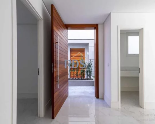 Imagem Casa de alto padrão em condomínio Fechado