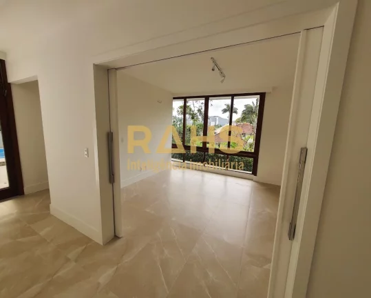 Imagem Imóvel espetacular em região estritamente residencial início do bairro América. Terreno de 2.150...