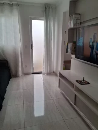 Imagem Sobrado com 2 dormitórios à venda, 56 m² por R$ 330.000,00 - Vila Colorado - Suzano/SP