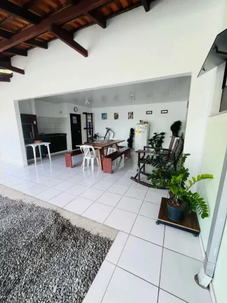 Imagem Casa com 2 dormitórios sendo 1 suíte e 10 vagas sendo 3 cobertas - Costa e Silva | Joinville/SC