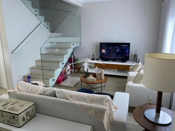 Imagem São 3 dormitórios sendo uma suíte, todos os quartos com ar condicionado.
3 banheiros, 2 salas, 2 ...