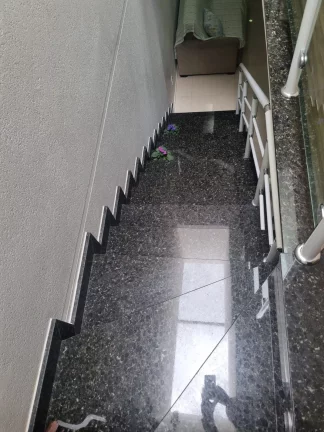 Imagem VENDO LINDO SOBRADO DE 03 DORMITÓRIOS NO BAIRRO CAMPO GRANDE!