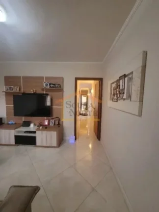 Imagem Casa 1: 2 dormitórios, sala ampla, cozinha com armários planejados, banheiro, lavanderia, espaço ...
