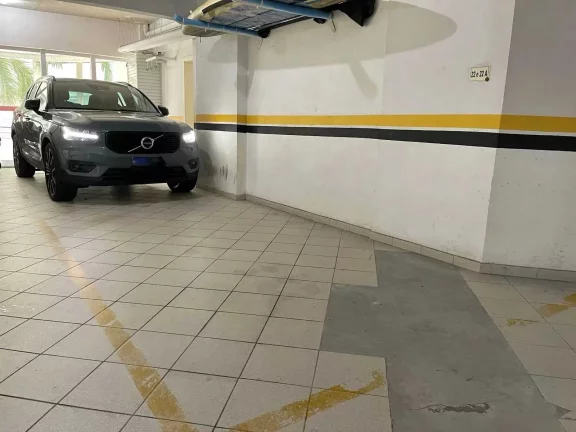 Imagem Apartamento com 3 dormitórios sendo 1 suíte e 2 vagas de garagem em Balneário Camboriú/SC