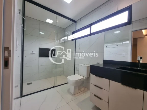 Imagem Impecável casa à venda em Campo Grande-MS, na Vila Jacy: 3 suítes, 2 salas, 4 banheiros, 5 vagas de garagem, 162,76 m² de área.