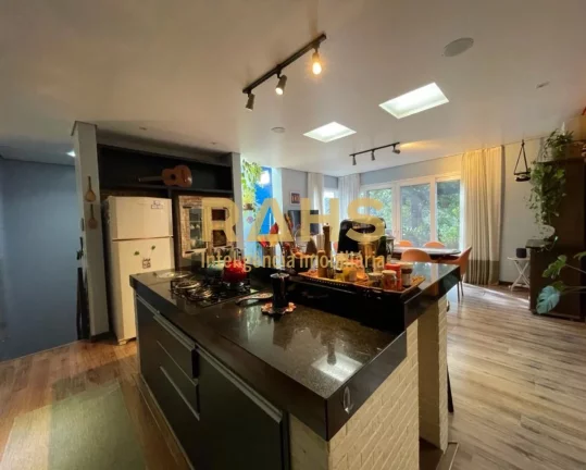 Imagem Linda casa com piscina e pista de skate no bairro São Marcos. Se tem algo que esse momento de pande...