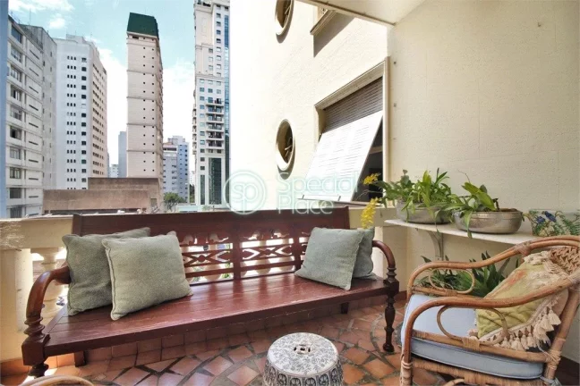 Imagem Excelente apartamento com 230mÂ² em HigienÃ³polis. Amplo living com sacada e janelÃµes, lavabo, 03 Ã...