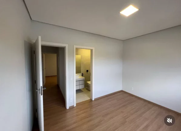 Imagem Linda casa nova - Condomínio próximo ao centro