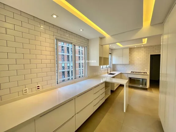 Imagem Apartamento de luxo em Moema, São Paulo-SP: 3 quartos, 3 suítes, 1 sala, 3 vagas, 226m² de puro conforto!