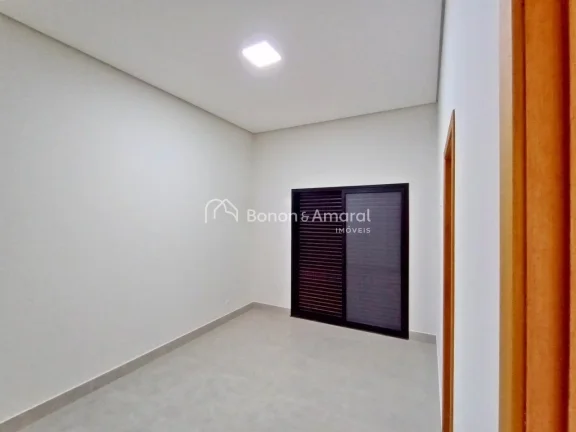 Imagem Casa térrea de esquina disponível no Condomínio Residencial Mont Alcino, em Valinhos. 

Esta exce...