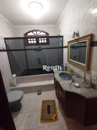 Imagem Casa com 5 dormitórios à venda, 393 m² por R$ 1.800.000 - Centro - Santa Gertrudes/SP