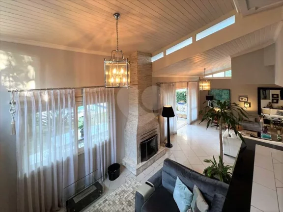 Imagem Casa à venda com 4 quartos, sendo 4 suítes, em Vila Santo Antônio, Cotia - SP