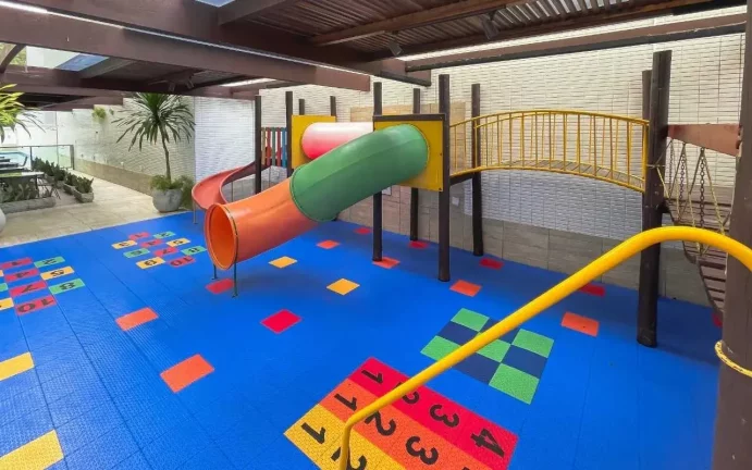 Imagem Apartamento mobiliado com 2 suítes e 2 vagas de garagem na Praia Brava em Itajaí