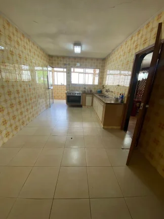 Imagem Apartamento 200 M², 4Q, 1 Suíte, Sala 2 Ambientes, 3 Banheiros, 2 Vagas, 631 Metros da estação do metrô, Brinquedoteca, Playground, Salão de Festas.