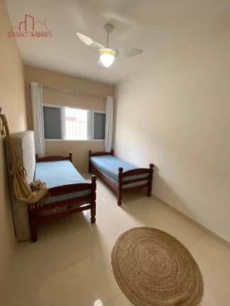 Imagem Linda casa de praia em Peruíbe - 2 dorms - 500 metros da praia.