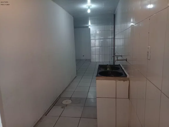 Imagem Loja Para Locação Em Peruíbe. Excelente Localização Em Frente a Banco, Ponto de Ônibus, Prefeitura e Câmara Municipal. OPORTUNIDADE!!!