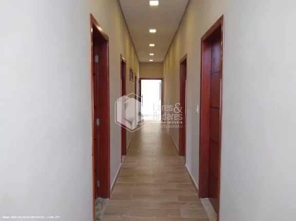 Imagem Chácara à Venda, Porteira Fechada, 500m², 5 Suítes, 10 Vagas, Piscina, Área Gourmet Estância Santa Helena-Jarinu, SP