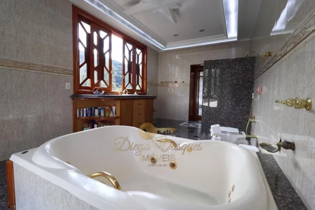 Imagem Casa em Condomínio para Venda em Teresópolis / RJ no bairro Parque do Imbui