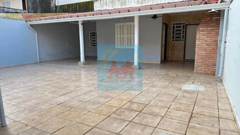 Imagem Sala Comercial no Centro de Mongaguá, com 2 salas, recepção, cozinha, edicula , R$ 4.800,00