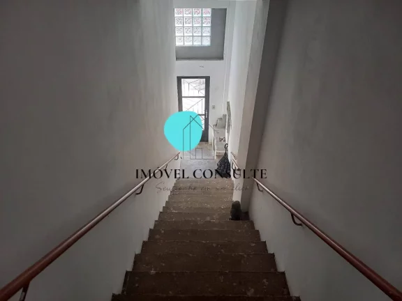Imagem Oportunidade para Morar ou Investir! Sobrado Amplo com Renda de Locação.