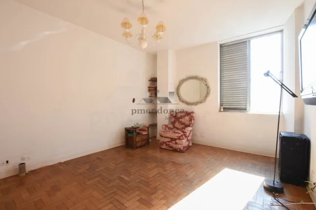 Imagem Apartamento 3 quartos, 1 suite, 2 vagas, 274 m2 varanda, para modernizar