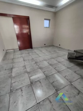 Imagem Sobrado com 3 dormitórios e 2 vagas à três quadras do Metrô Sacomã!!