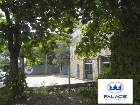 Imagem Ãrea na beira da Rodovia, com terreno de aproximadamente 6.000mÂ², contendo um barracÃ£o de 1.000mÂ...