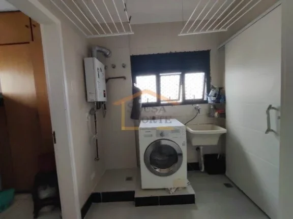 Imagem Apto com 3 dormitórios, sendo 1 suíte com closet, sala de visita e sala de jantar, banheiro social...