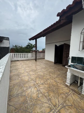 Imagem Casa 7 Dormitórios à Venda com Possibilidade de Permuta ? Balneário Oásis, Peruíbe