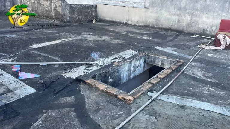 Imagem TERRENO COM DUAS CASAS PARA VENDA - JD PERI -