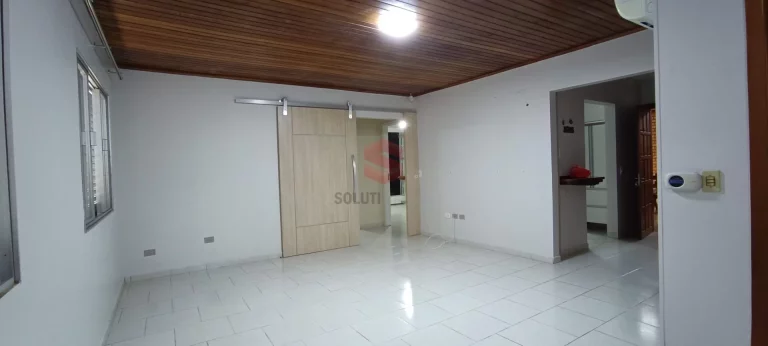 Imagem Casa Excelente Padrão para venda em Vila Bancária, próximo ao Centro de Campo Largo/PR