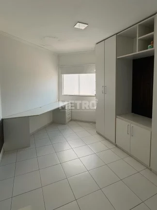 Imagem Casa, Cond. Água Viva, Piscina, Gourmet com churrasqueira, 4 4, sendo 2 suítes